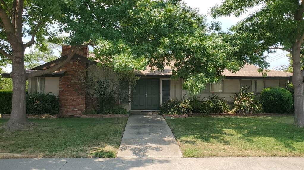 7289 S Land Park Drive, Sacramento, CA 95831