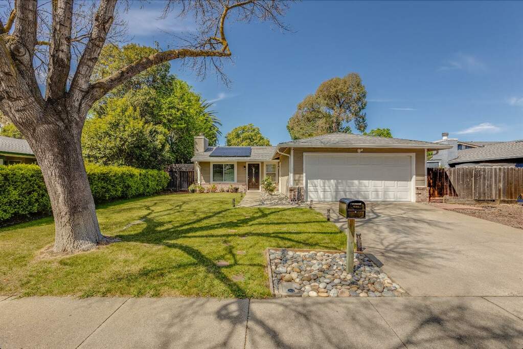 1125 Sultana Drive, Tracy, CA 95376