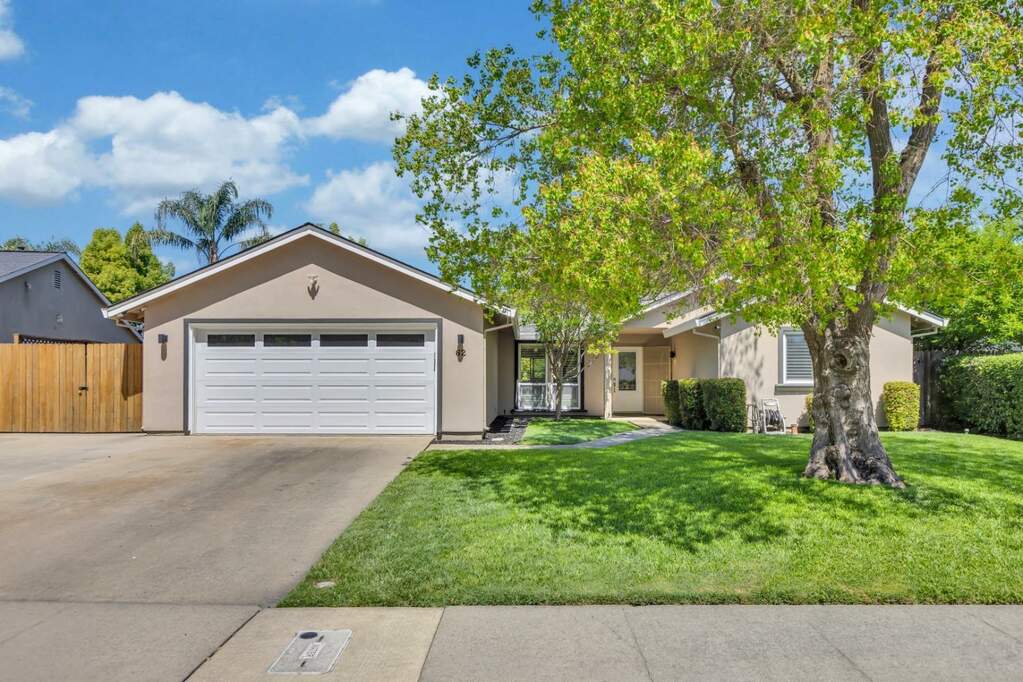 62 Hidden Cove, Sacramento, CA 95831