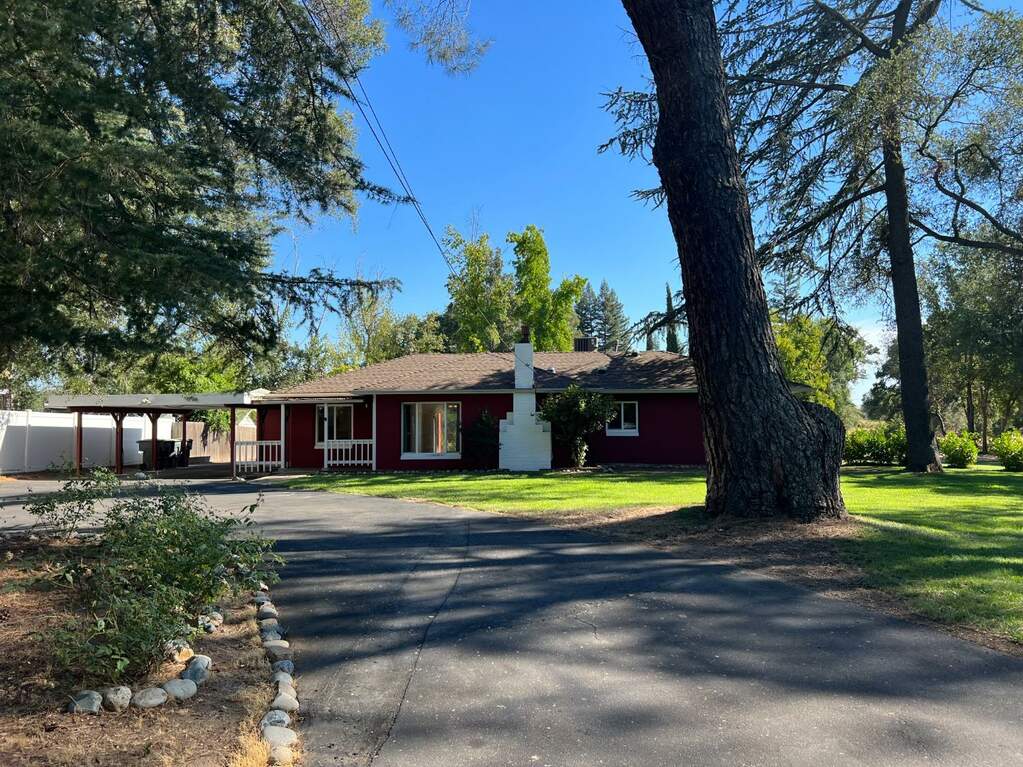 5570 Saunders Avenue, Loomis, CA 95650