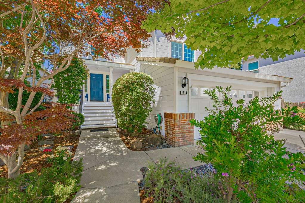 1313 Estaban Court, Davis, CA 95618