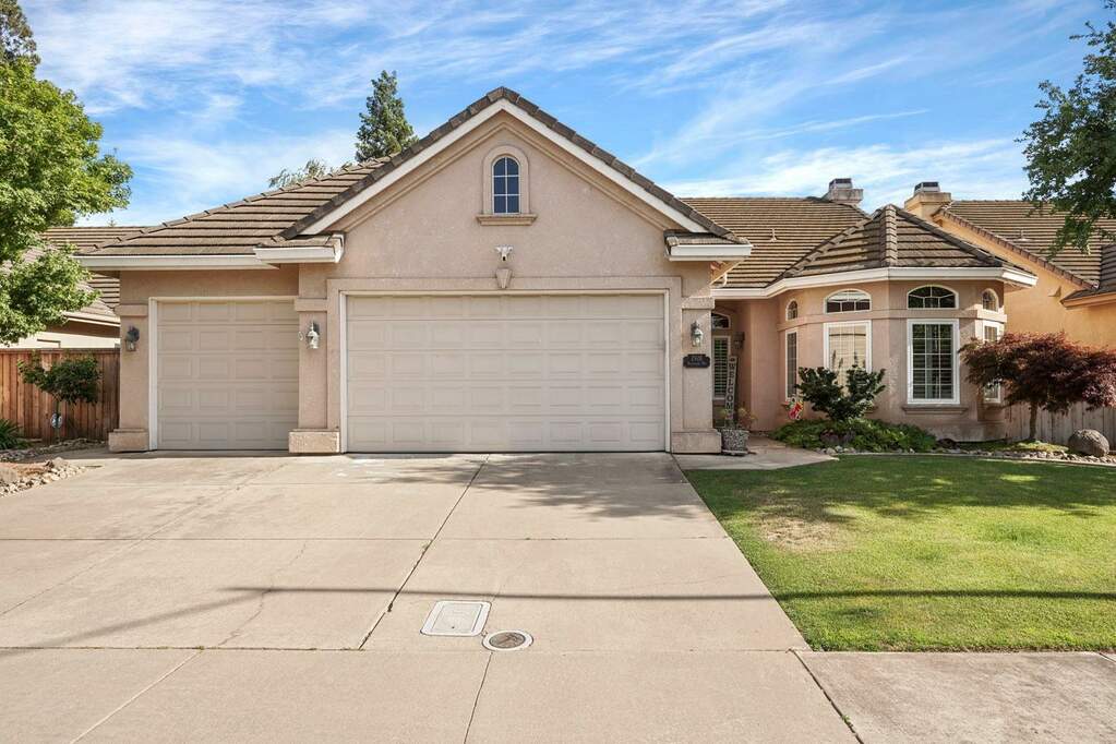2928 Hazelwood Way, Lodi, CA 95242