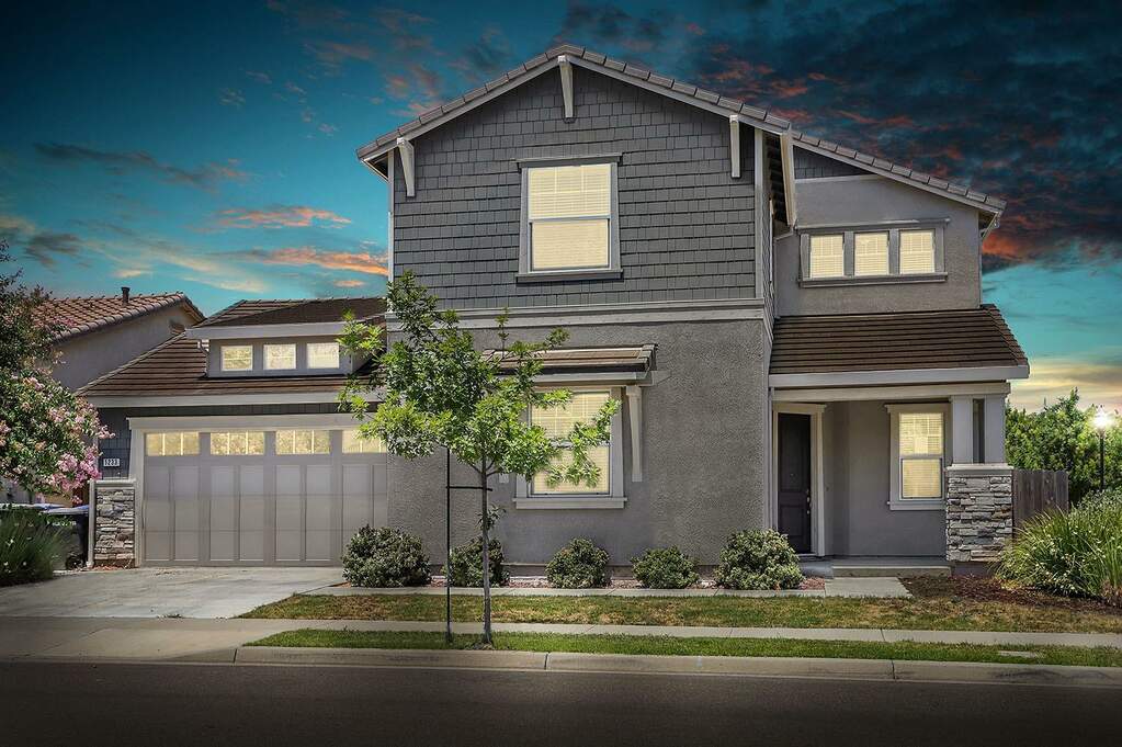 1233 Blue Flax Drive, Patterson, CA 95363