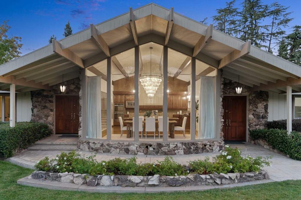 3301 Fair Oaks Boulevard, Sacramento, CA 95864