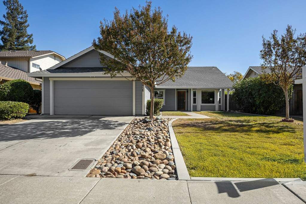 8928 Bainbridge Place, Stockton, CA 95209