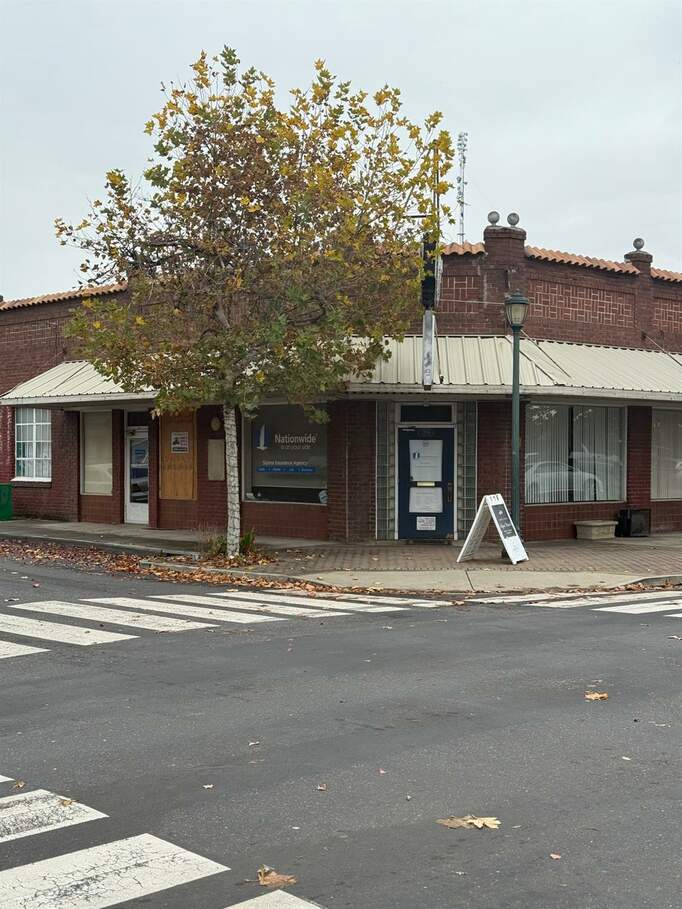 1702 Main Street, Escalon, CA 95320