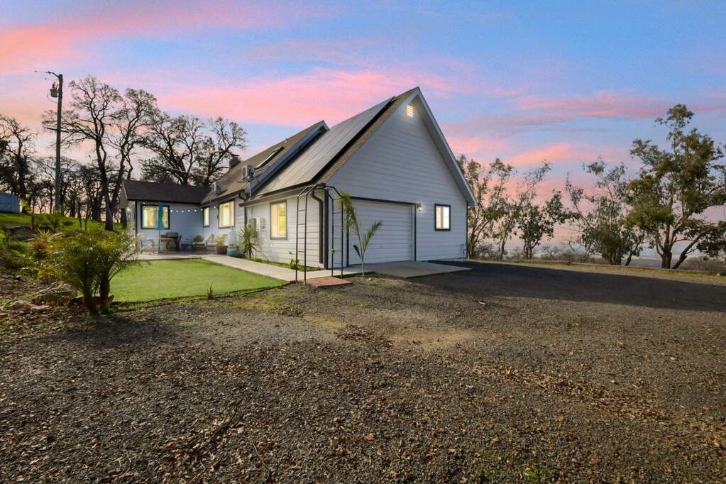 211 Sunny Hills Road, Bangor, CA 95901