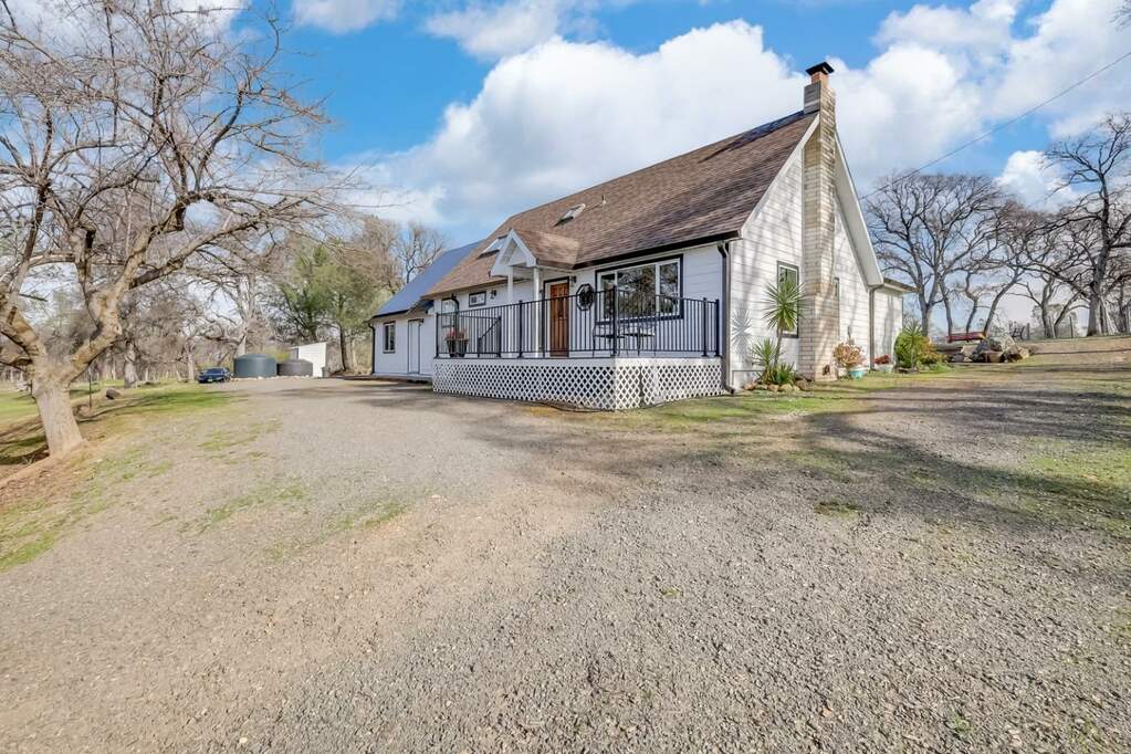 211 Sunny Hills Road, Bangor, CA 95901