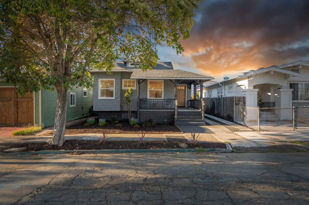 1211 Russell Street, Berkeley, CA 94702