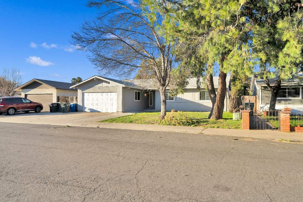 2809 Mockingbird Drive, Ceres, CA 95307