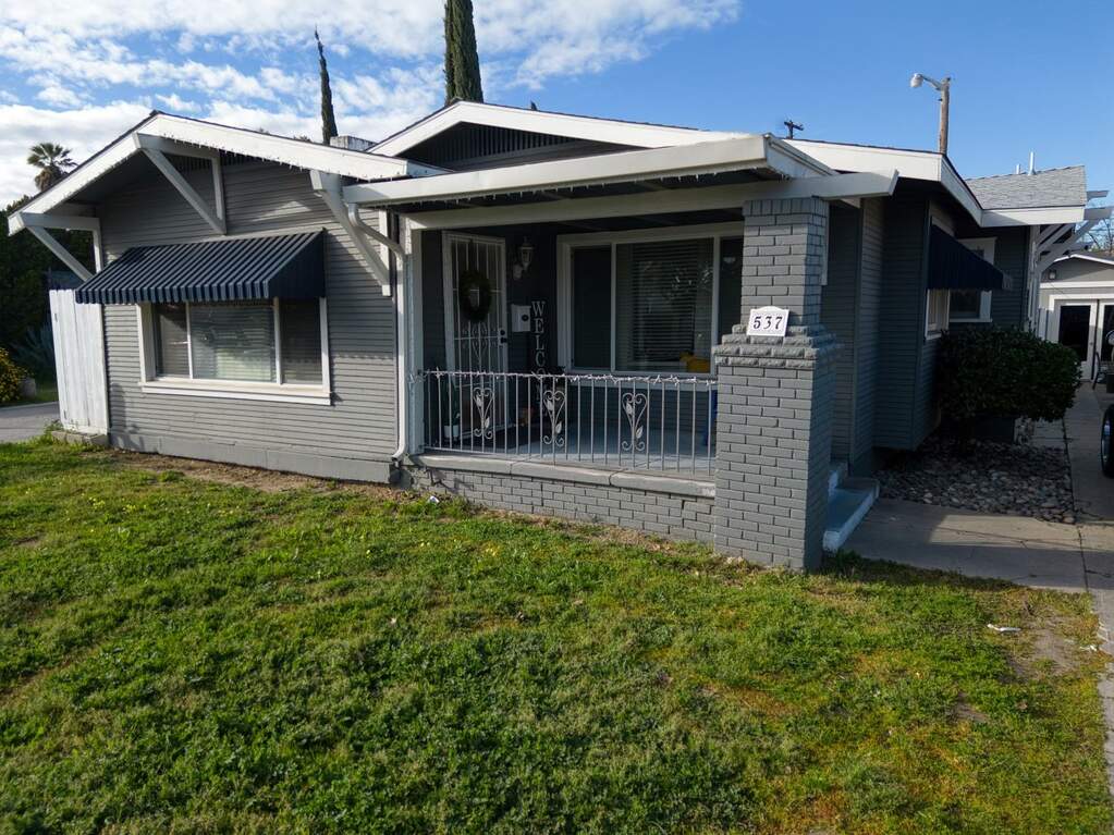537 W Olive Avenue, Turlock, CA 95380