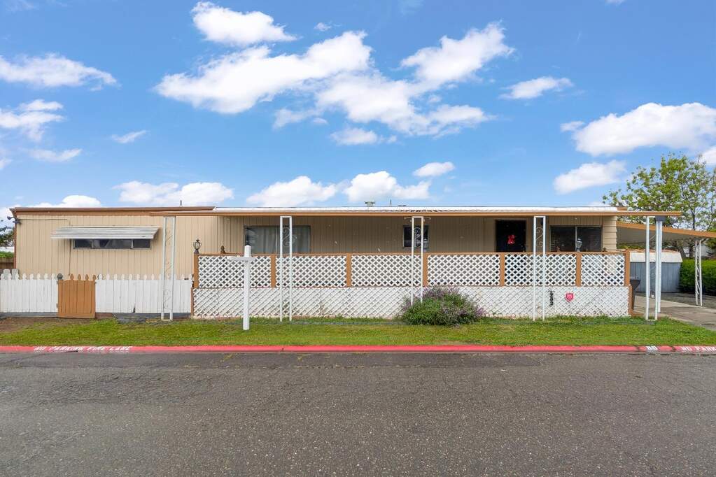 5100 N Highway 99 #90, Stockton, CA 95212