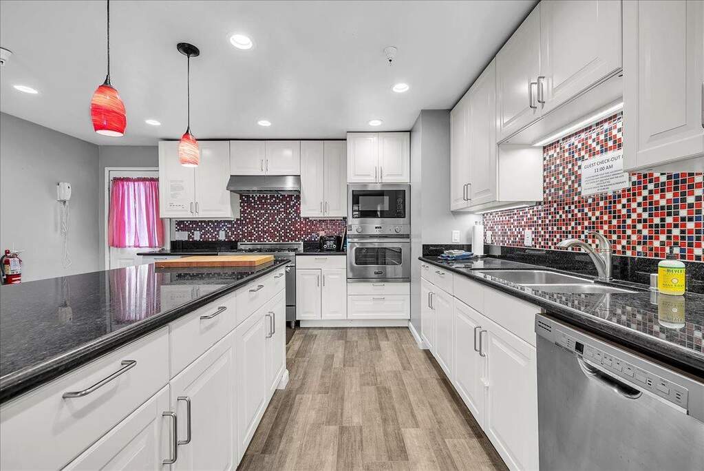 17271 Lake Vera Purdon Road, Nevada City, CA 95959