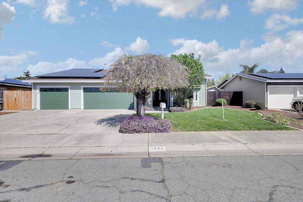 1571 Coats Drive, Yuba City, CA 95993