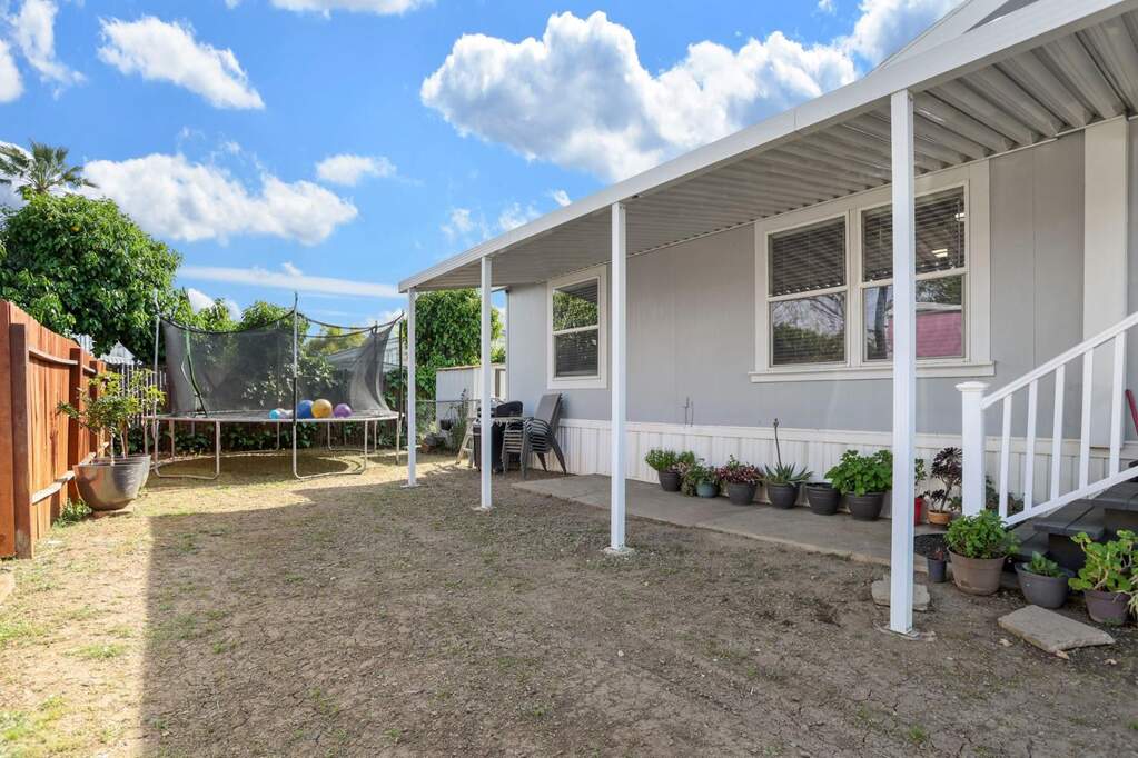 5100 N Hwy 99 #182, Stockton, CA 95212