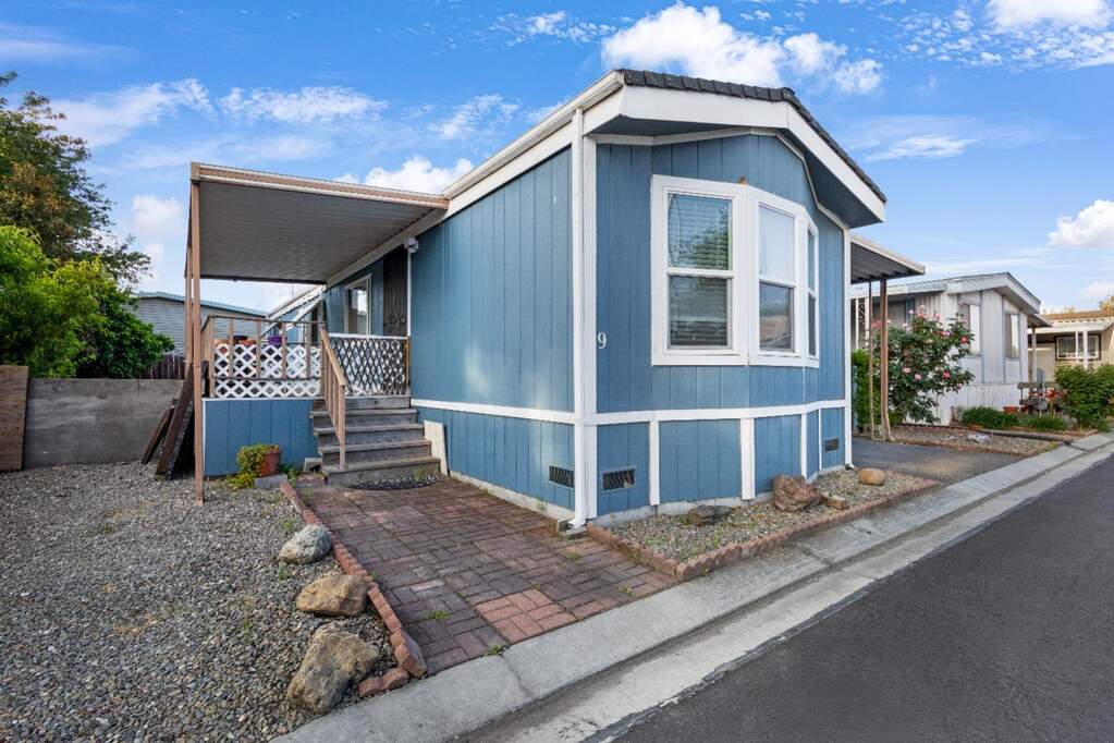 9454 N Hwy 99 #9, Stockton, CA 95212