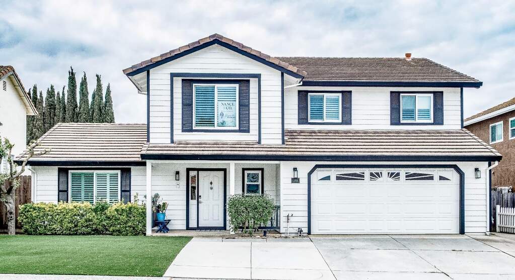 1701 Hemlock Court