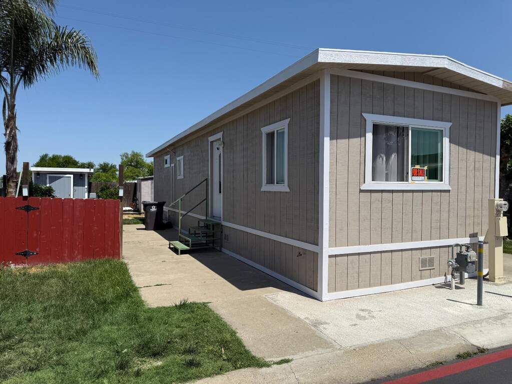 11303 N Highway 99 #8, Lodi, CA 95240