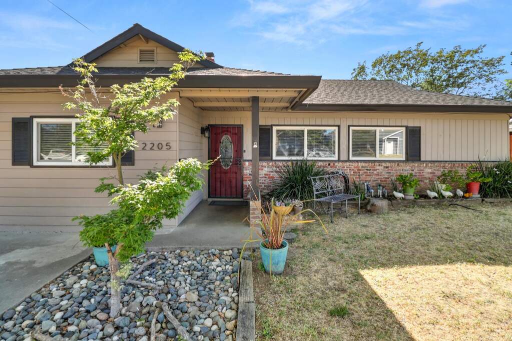 2205 Tevis Road, Sacramento, CA 95825