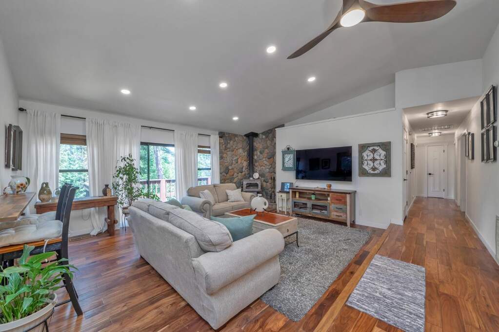 10971 Footwall Drive, Grass Valley, CA 95945