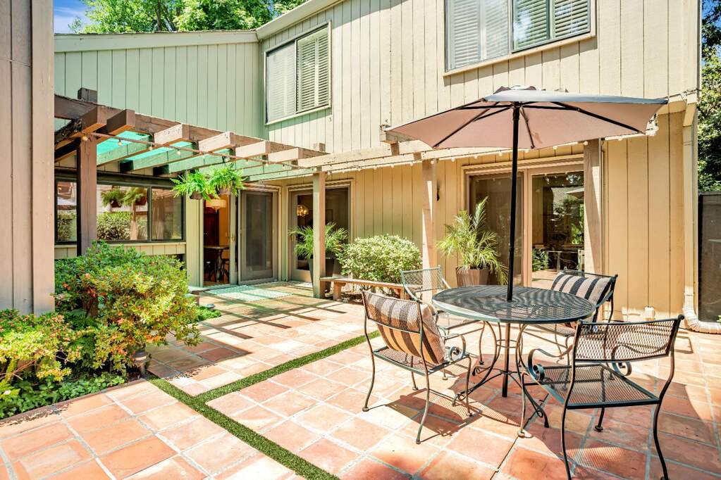 1593 University Avenue, Sacramento, CA 95825
