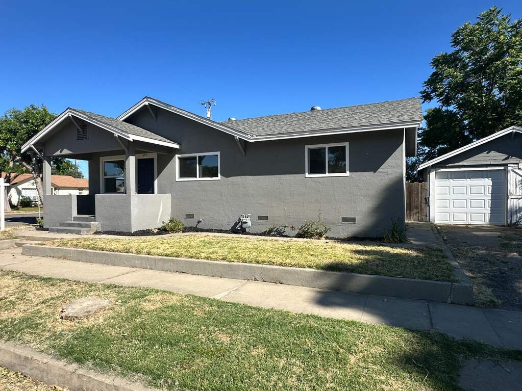 597 1st Avenue, Gustine, CA 95322