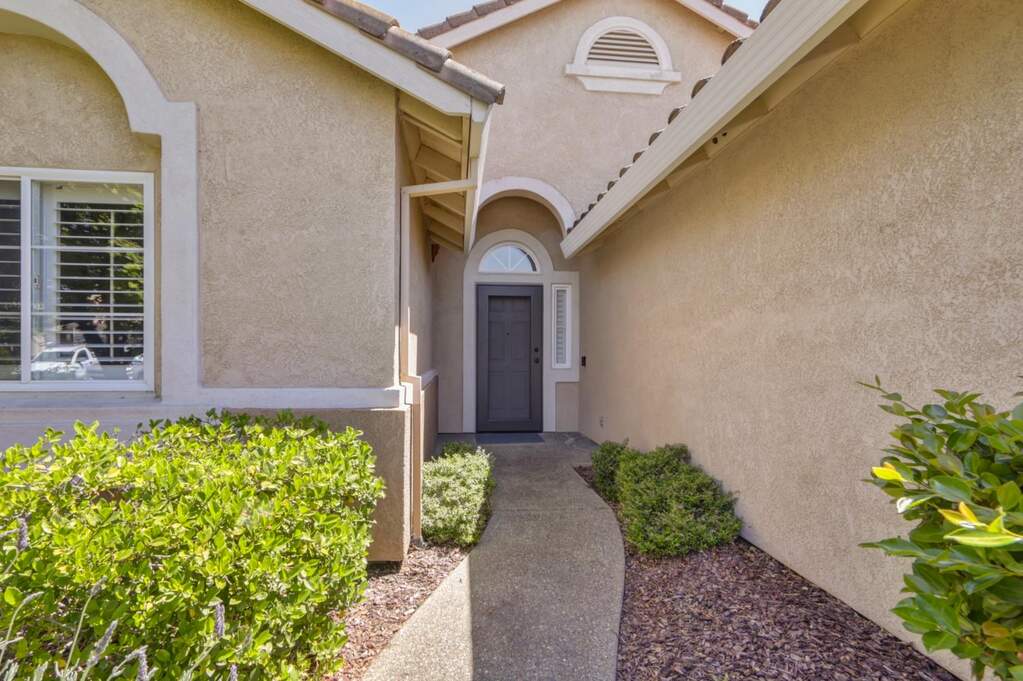 7472 School House Lane, Roseville, CA 95747