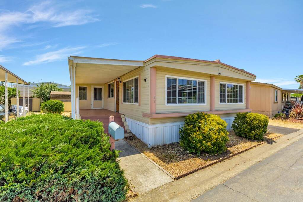 10035 Mills Station Road #42, Sacramento, CA 95827