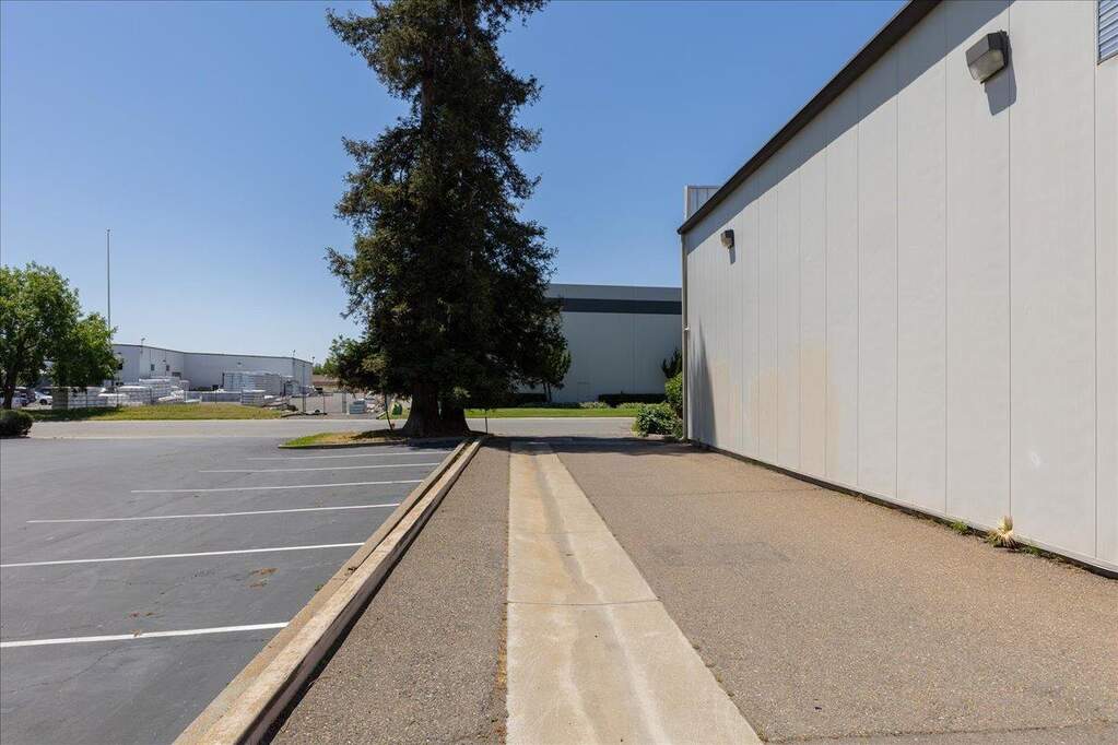 4240 Pell Drive, Sacramento, CA 95838
