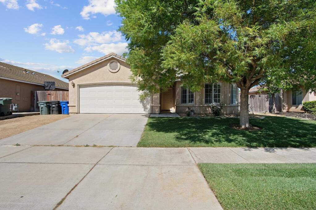 2711 Cameron Park Drive, Ceres, CA 95307