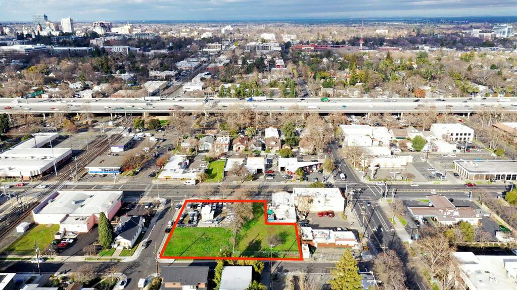 2000 Broadway, Sacramento, CA 95818