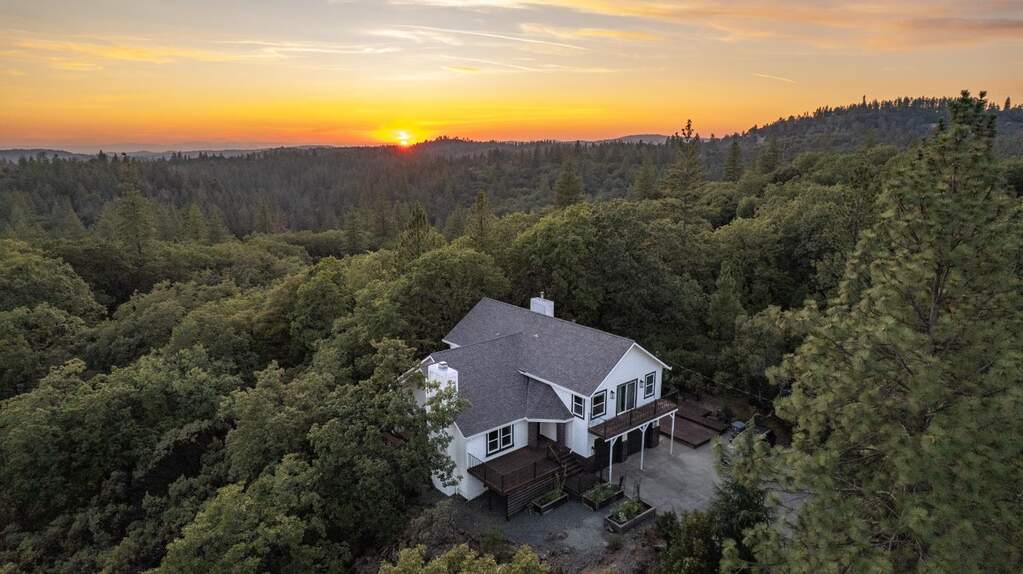 305 Nob Hill Drive, Applegate, CA 95703