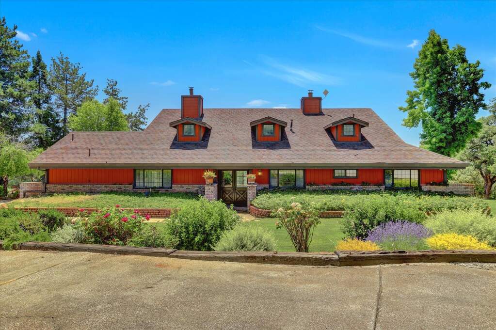 14272 Oak Meadow Road, Penn Valley, CA 95945