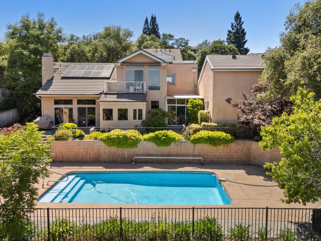 1880 Vista Del Lago, Auburn, CA 95603