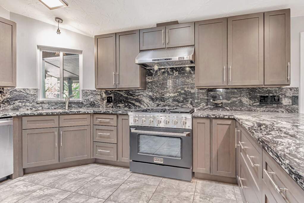 571 B Lane