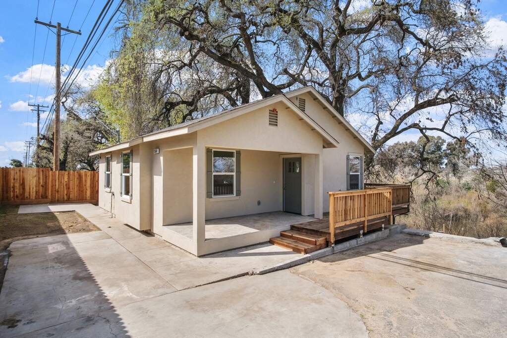 1541 W Hatch Road, Modesto, CA 95351