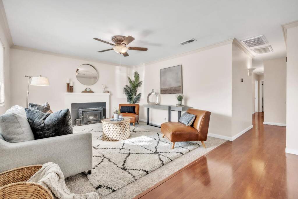 8888 Tahiti Court