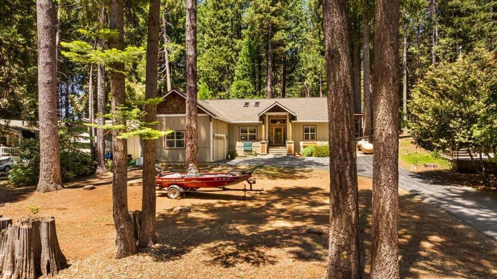 15084 Lake Lane, Nevada City, CA 95959