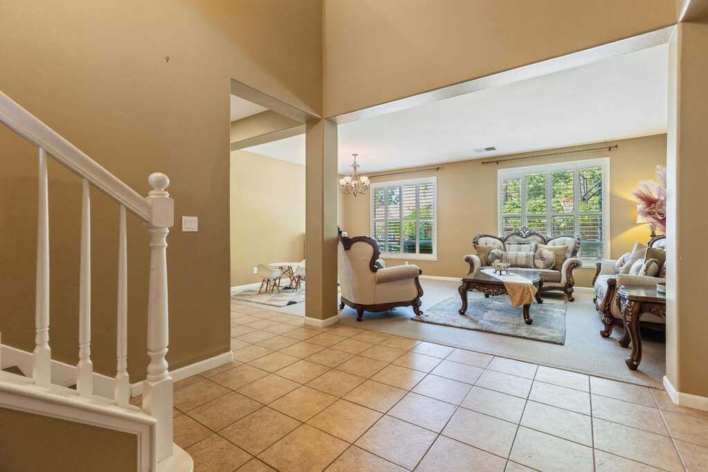 Entry at 995 Southbridge Circle, Lincoln, CA 95648