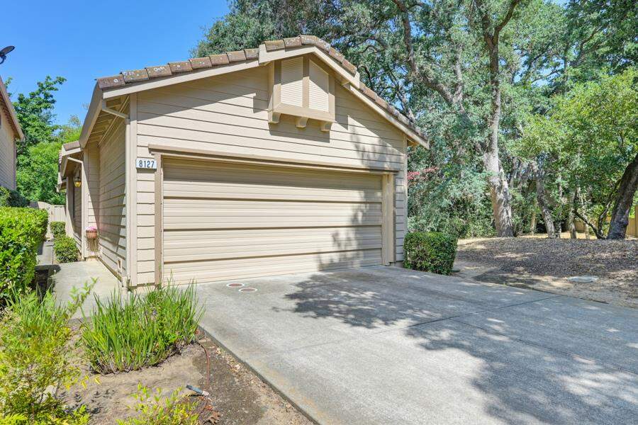 8127 Heritage Meadow Lane