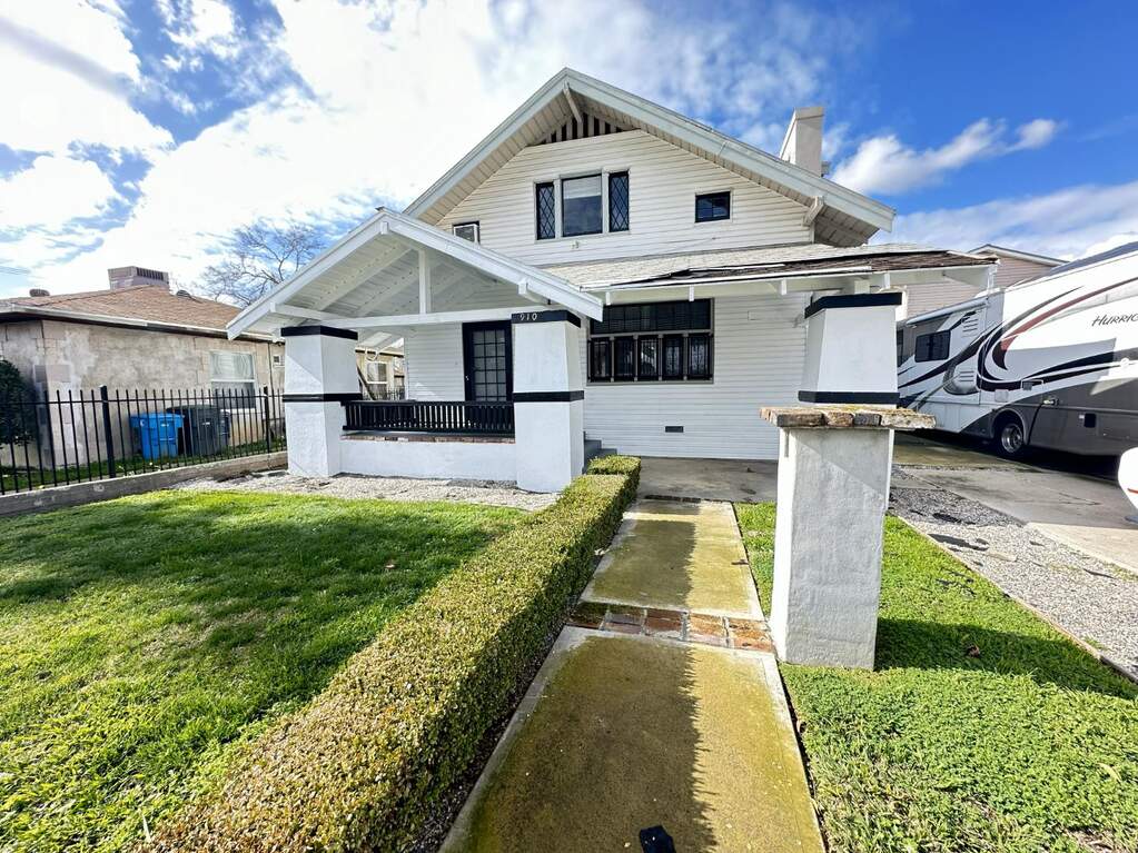 910 G Street