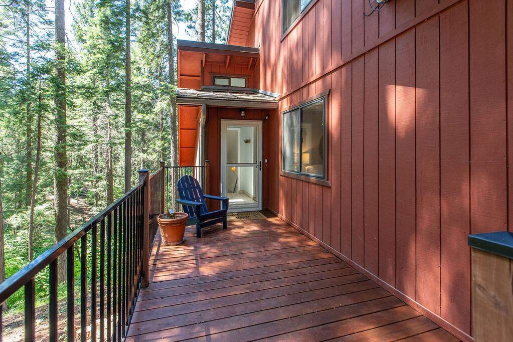 6853 Onyx Trail, Pollock Pines, CA 95726