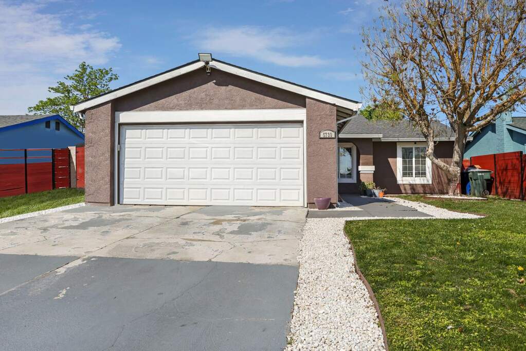 5730 66th St, Sacramento, CA 95824