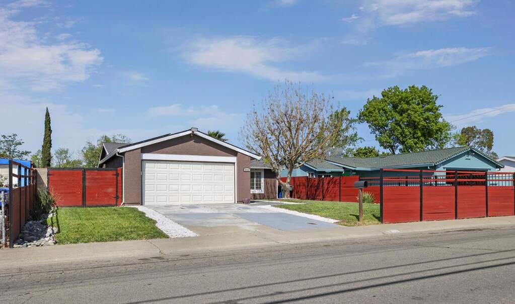 5730 66th St, Sacramento, CA 95824