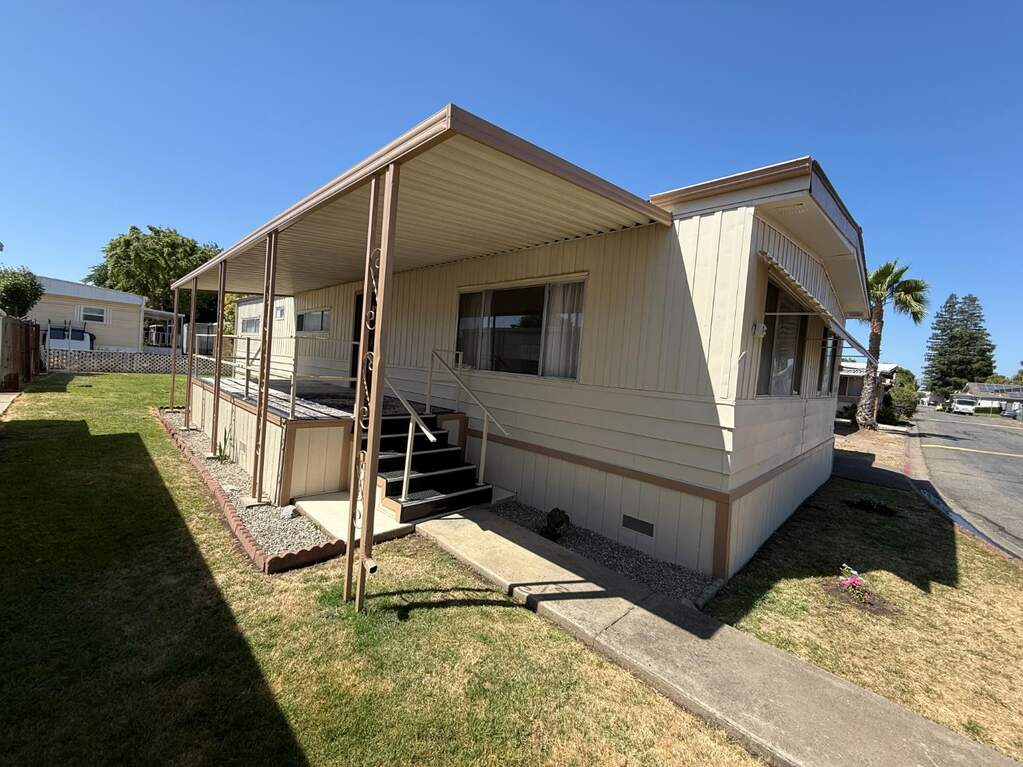 5100 N Highway 99 #141, Stockton, CA 95212