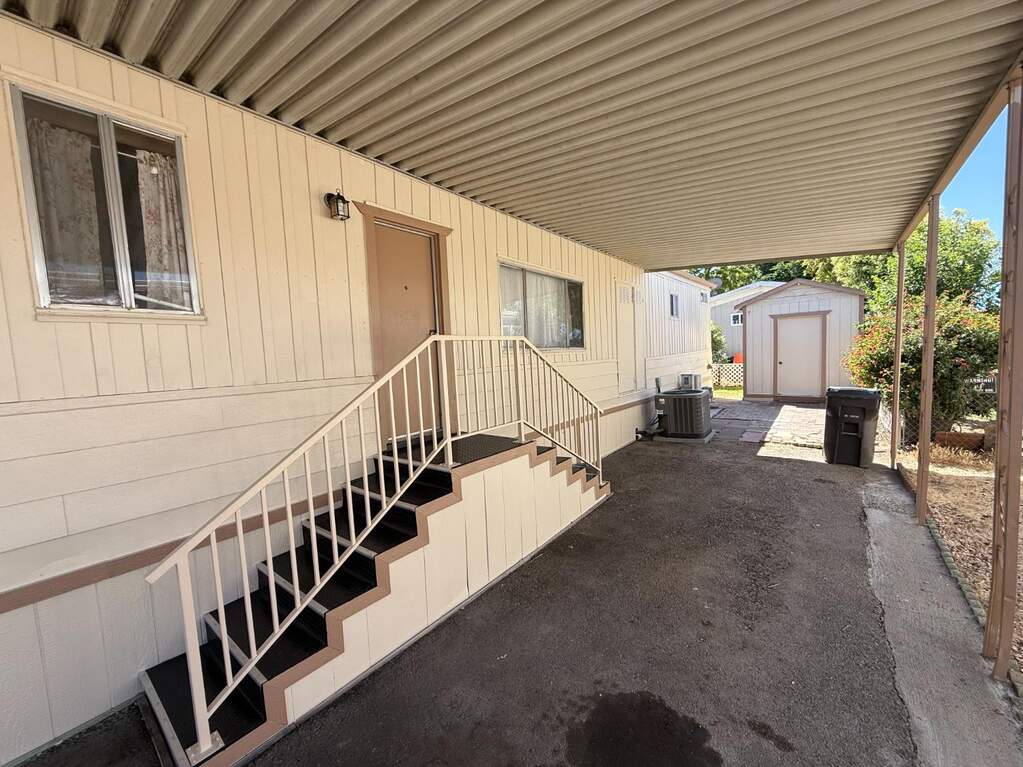 5100 N Highway 99 #141, Stockton, CA 95212
