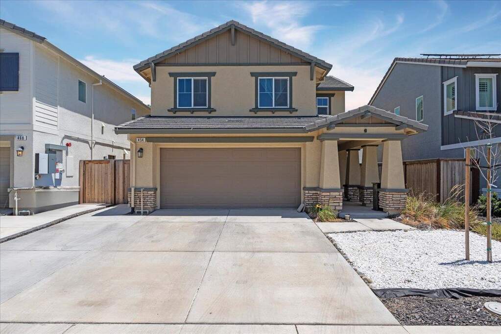 454 Half Dome Drive, Manteca, CA 95337