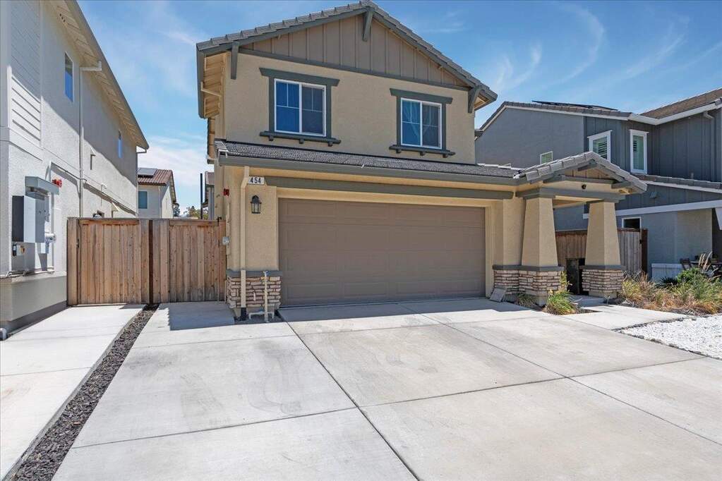 454 Half Dome Drive, Manteca, CA 95337