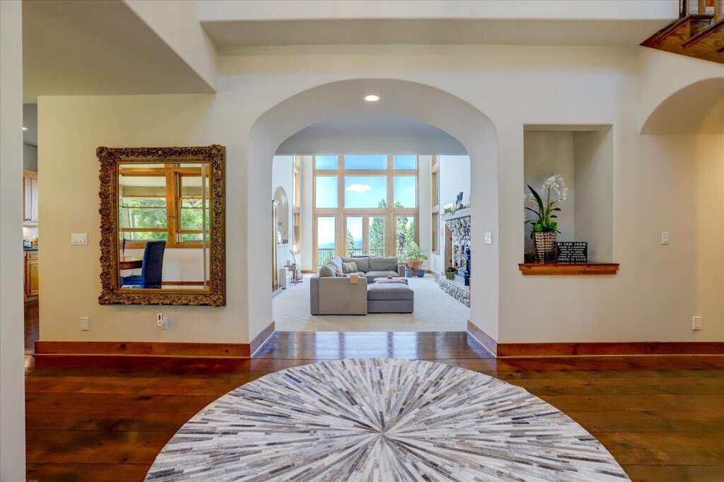 10112 Old Blue Road, Nevada City, CA 95959