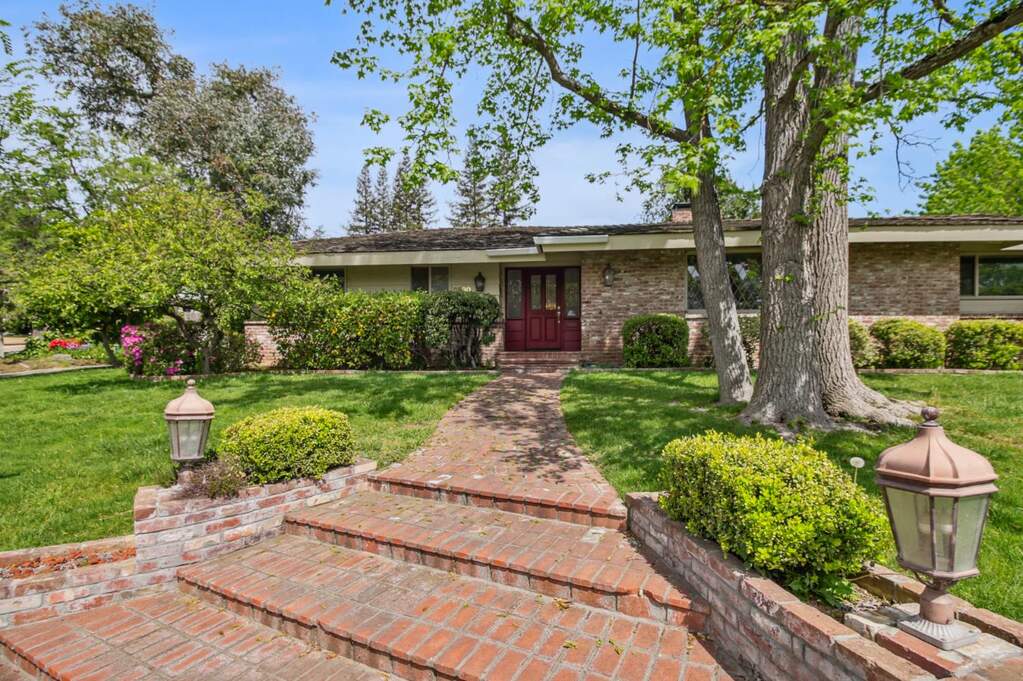 2830 Morse Avenue, Sacramento, CA 95821